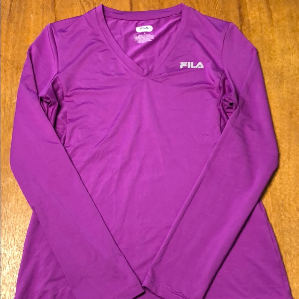 Magenta long sleeve workout top